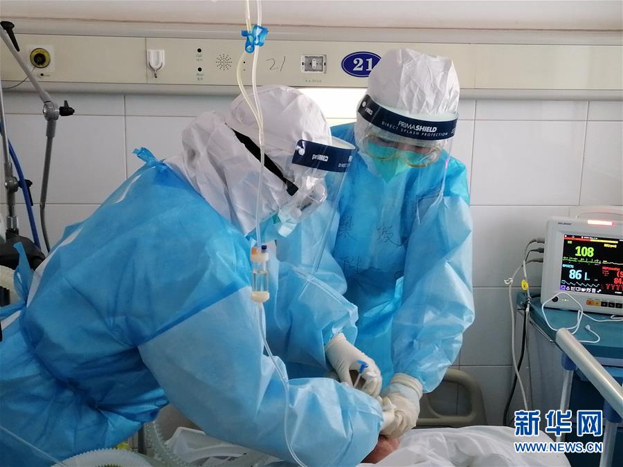 (新华全媒头条·图文互动)(6)风雨无阻向前进——写在全国疫情防控阻击战取得重大战略成果之际